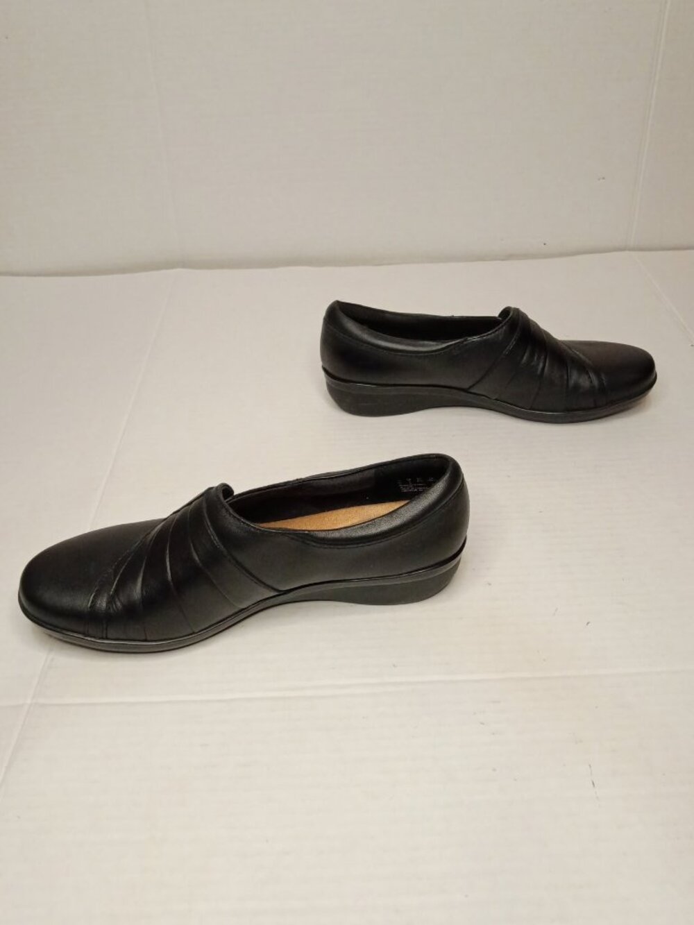 Clarks Everlay Iris Black Leather Slip On Loafers Women’s Size 7M - Picture 5 of 10